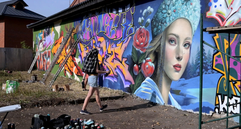 За 15 часов художники нарисовали в Костроме гигантское граффити