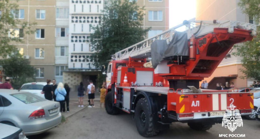 В Костроме при пожаре в многоквартирном доме спасли пять человек
