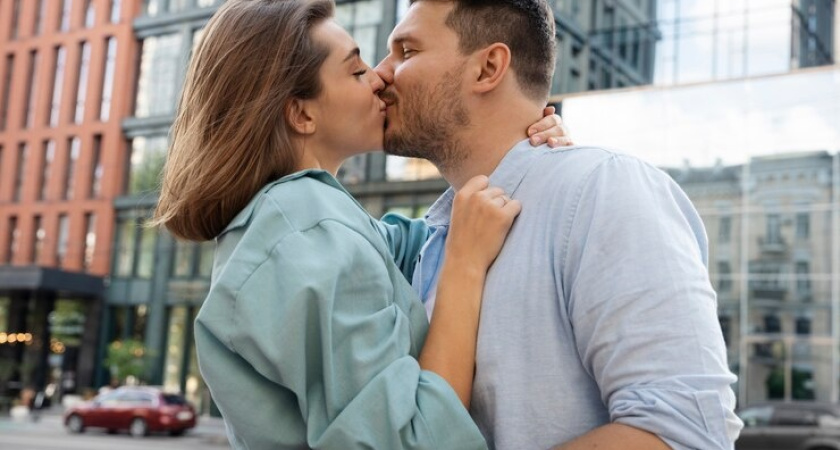 Совместимость Весов с другими знаками зодиака в любви: кармические отношения с Овнами и сложности со Скорпионами.