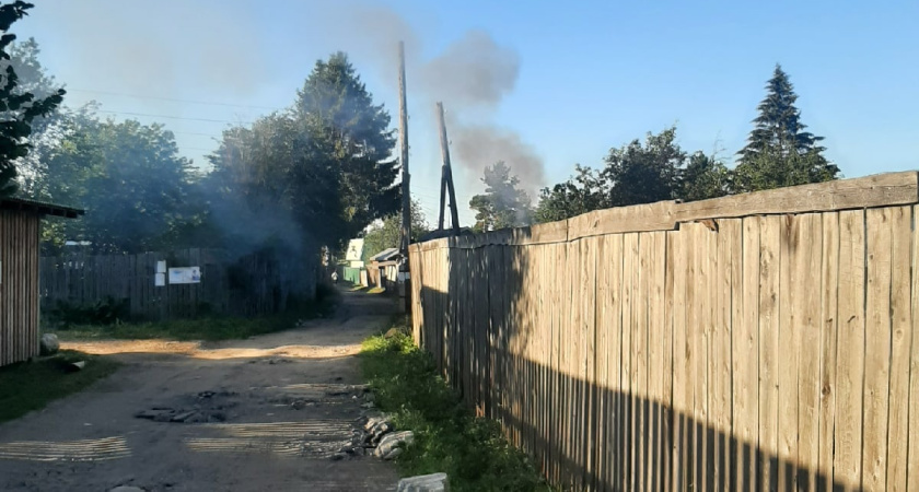 “Пожар ликвидировали почти четыре часа”: В Костромской области сгорела незаконная свалка