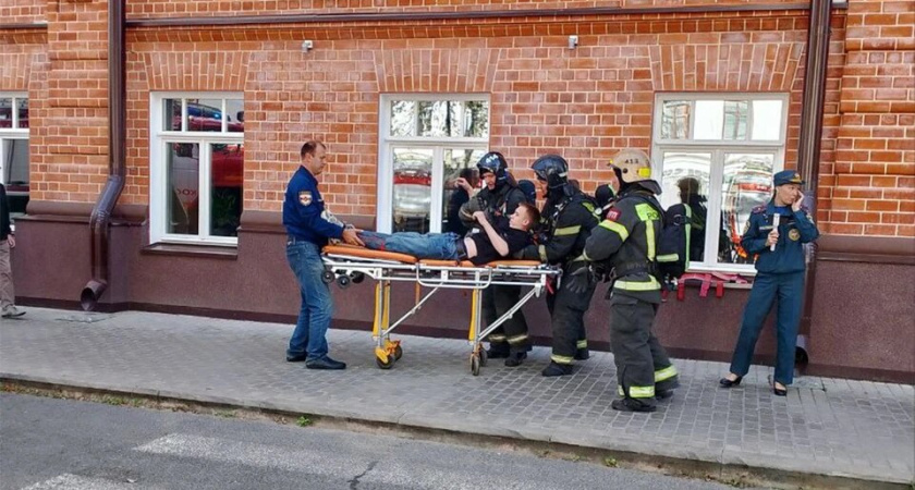 Клубы дыма и вой пожарных машин в центре Костромы напугали горожан