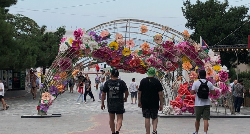 В октябре 2024 года россиян ожидают сразу восемь выходных дней — прекрасный подарок от государства