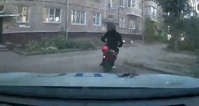 Костромич на скутере устроил дикие гонки по дворам от полиции