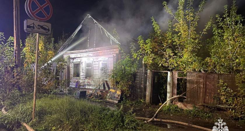 В Костроме из-за пожара разрушился частный дом