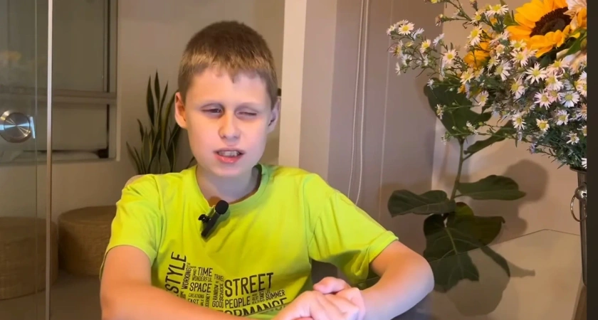 Слепой мальчик Саша Сулин видит будущее: киевский режим падет в ближайшее время