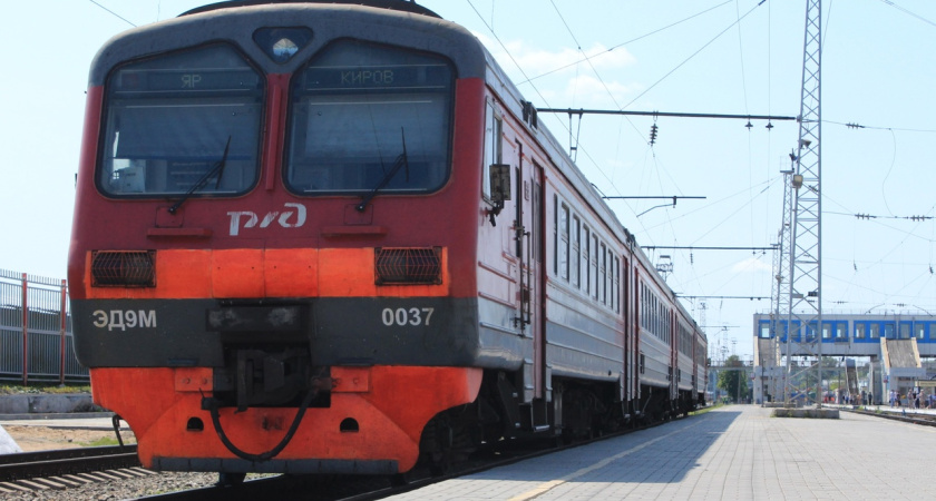 Костромские болельщики смогут добраться на хоккей в Ярославль на «электричке болельщиков»