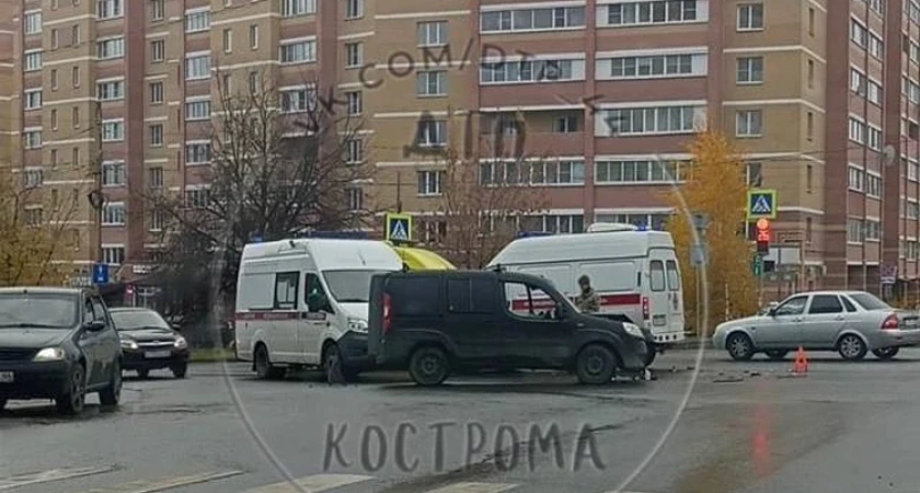 11-летняя девочка пострадала при столкновении «Фиата» и «Скорой» в Костроме