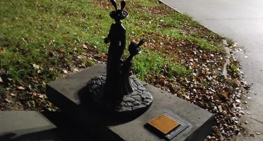 В Костроме вандалы чуть не украли "Мазайскую зайчиху"