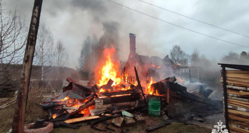 Ожоги первой и второй степени: при пожаре в Островском районе пострадала 70-летняя пенсионерка