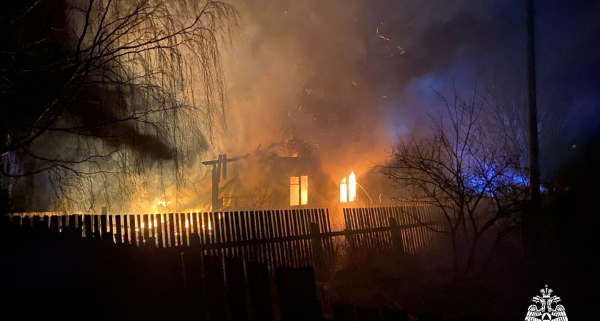 В Нейском районе при пожаре в доме погиб 31-летний мужчина