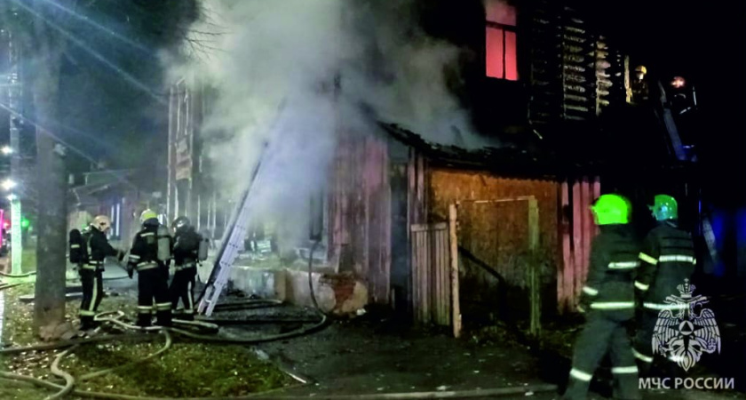В Костроме утром сгорел дом на улице Шагова