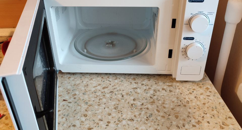 3 простых способа почистить микроволновку: справитесь за 5 минут