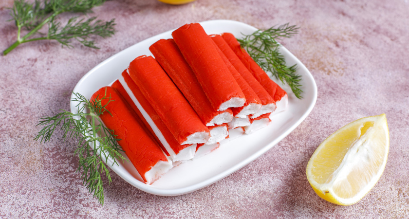 И как их есть после такого: в составе крабовых палочек в России нашли мясо аквариумных рыбок