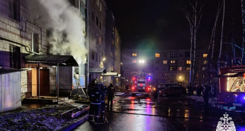 В Костроме из-за крупного пожара погиб человек, еще 34 пришлось эвакуировать