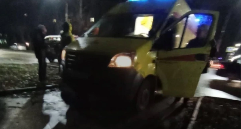 В Костроме молодая мама с трехлетним ребенком попала под колеса машины