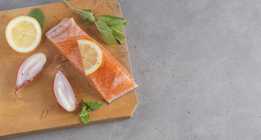 Малосольная красная рыба за 6 часов: кулинарная находка – шикарная закуска на новогодний стол