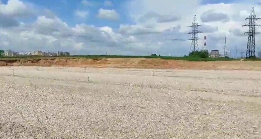 На новом футбольном поле в Костроме построят домики для футболистов и административное здание.