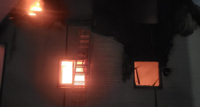 В Галиче огнеборцы потушили пожар в частном жилом доме