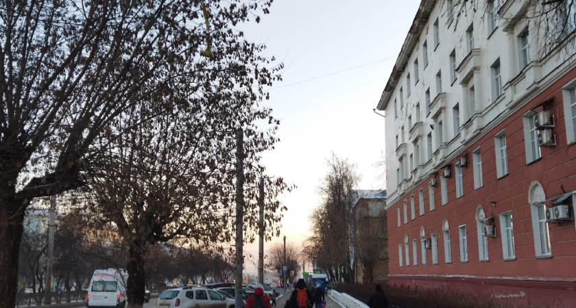 "Почти вся Россия окрасится в красный цвет": синоптик Роман Вильфанд предупреждает о мощной волне тепла с Атлантики