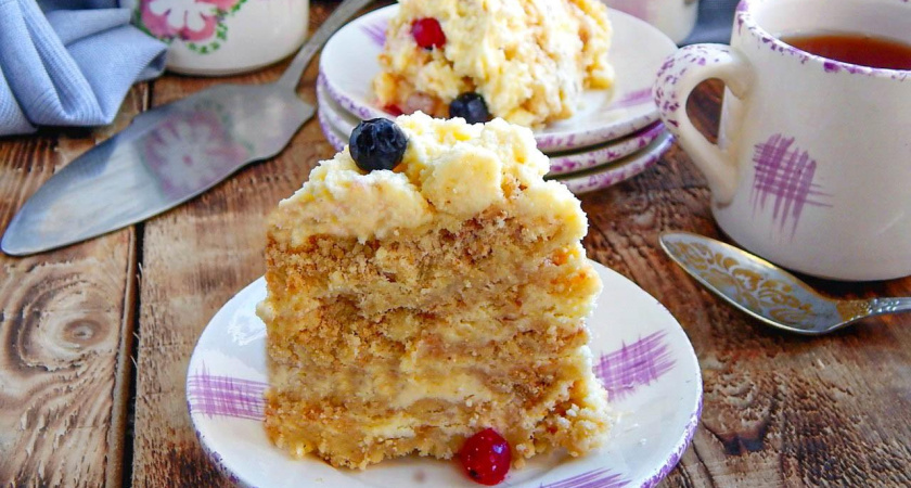 Шикарный домашний торт «Пломбир» станет фаворитом новогоднего стола: даже духовка не понадобится — готовим на простой сковороде