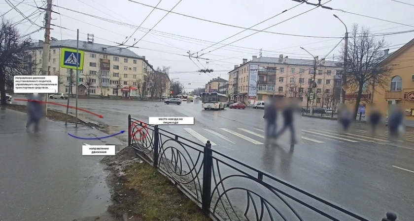 В Костромской области два ребенка и девушка попали под колеса машин