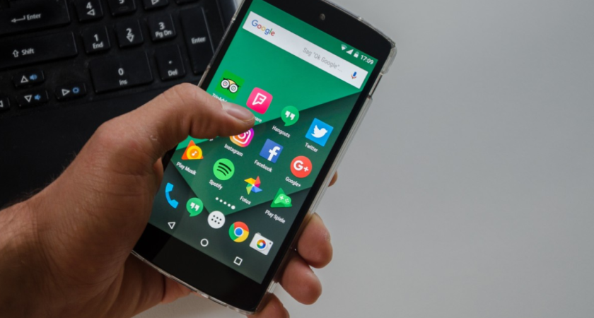 "Мы полностью прекращаем работу в России": Whatsapp принял жесткое решение для всех россиян