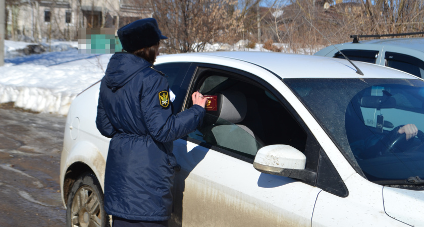 В Костроме 41-летний пьяный лихач безуспешно пытался дать взятку автоинспекторам