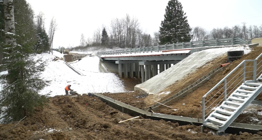 В Костромской области завершена реконструкция моста через реку Юрьевица