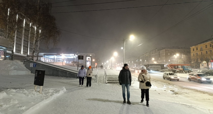Сильный ветер: в Костроме объявили метеопредупреждение