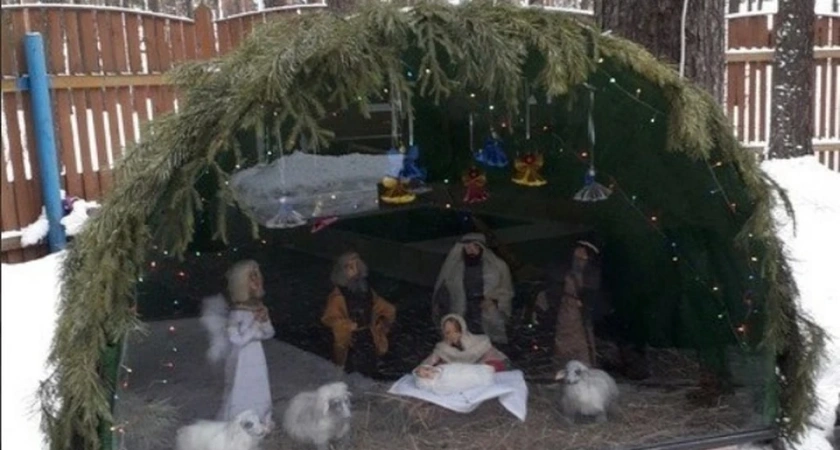 Шарьинская мастерица изготовила несколько полуметровых кукол для храма