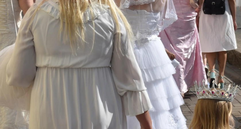 Костромским влюбленным назвали самые красивые даты для свадьбы - ближайшая из них уже в январе