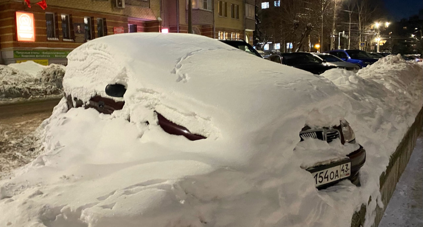 Угодили в снежный плен под Костромой: четверым парням ночью срочно потребовалась помощь спасателей