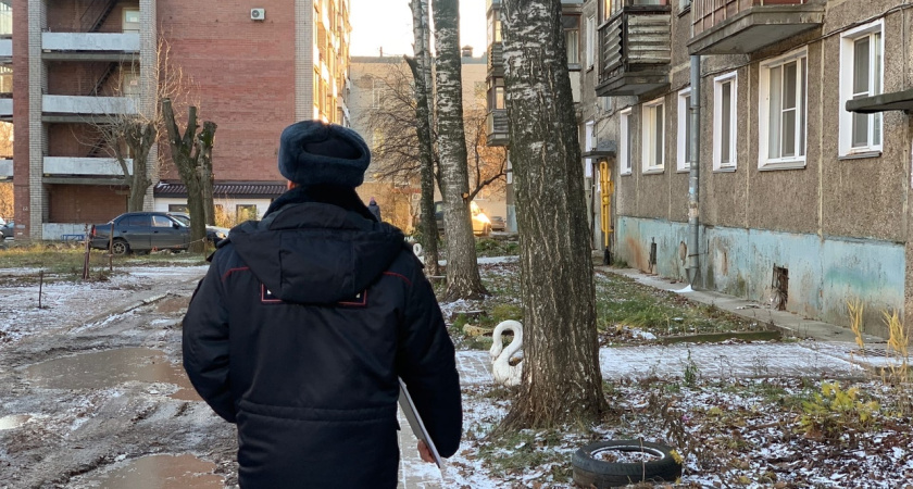 В Волгореченске местный житель разбил машину мужчины, с которым флиртовала его бывшая девушка