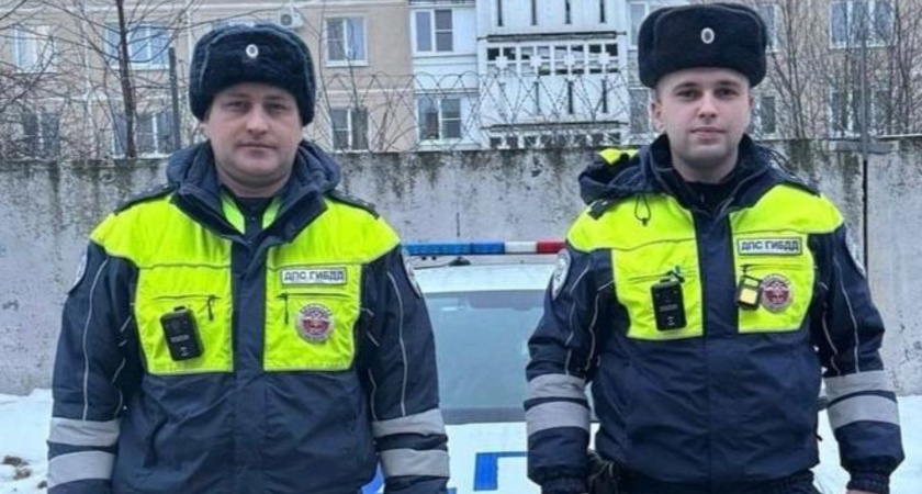 Ситуация могла обернуться трагедией: костромские автоинспекторы спасли водителя на трассе