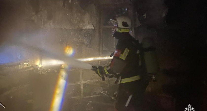 В Мантурово мужчина чуть не погиб в пожаре, получив ожоги 45 % тела