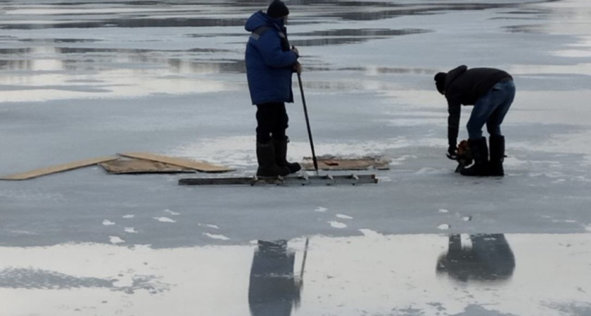 Два костромича пытались сделать на Волге собственную купель