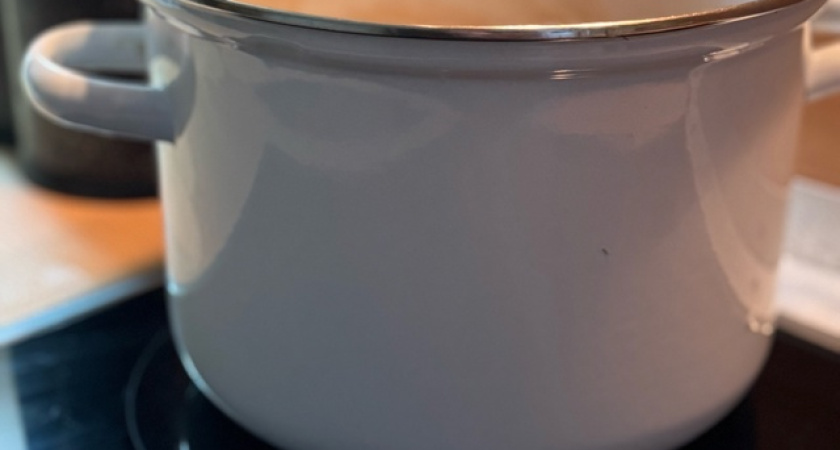 Вот как хитрые хозяйки варят свеклу за 15 минут — выходит вкуснее, сочнее и без запаха на весь дом