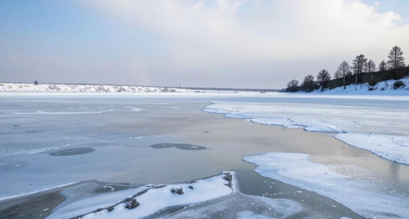 В Горьковском водохранилище под лед провалились три жителя Ярославской области
