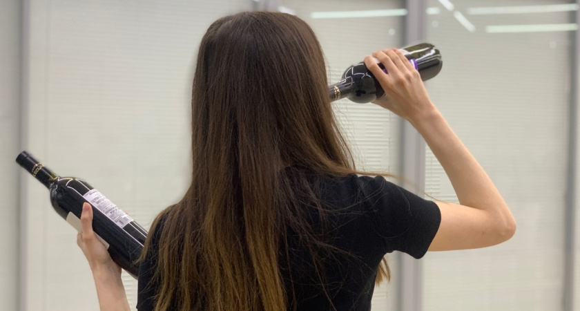 В Костроме 40-летняя мать спаивала своего 15-летнего сына