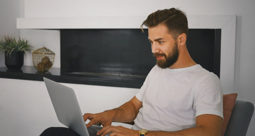 Более половины россиян готовы купить авто онлайн