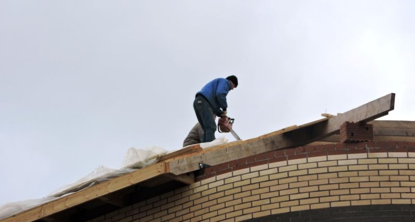 “Вам крупно не повезло”: почему не всем обманутым покупателям жилья в поселке Первый окажут помощь