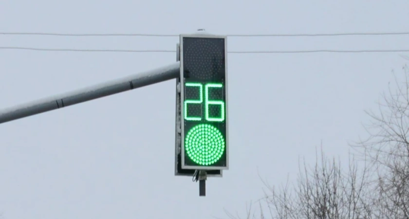 На пересечении улиц Костромской и Нечаева появился новый светофор