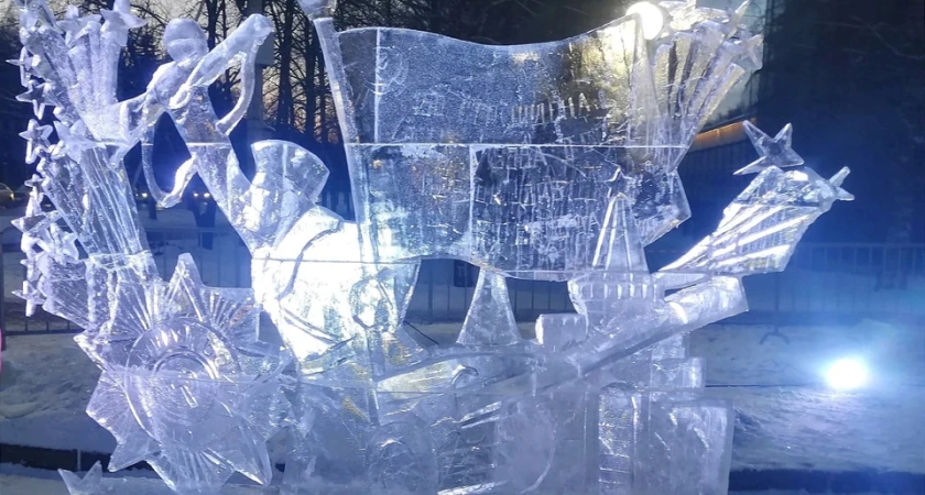 Скульпторы из Галича создали первые ледяные фигуры