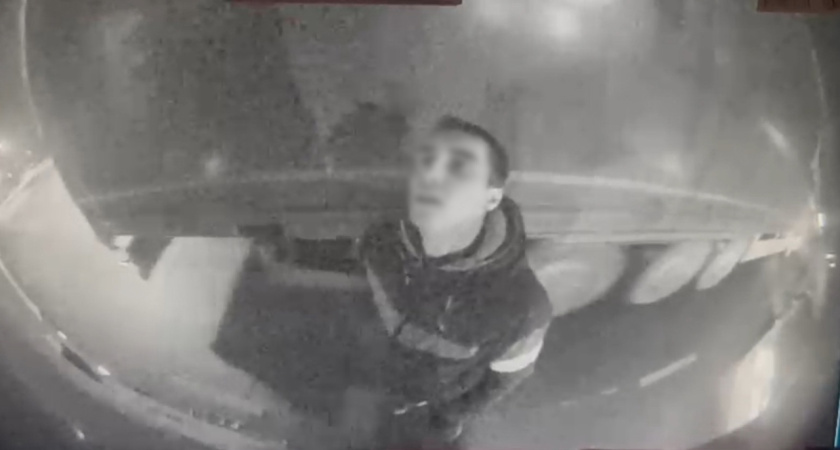 В Костроме мужчина вымогал у дальнобойщика деньги, угрожая пистолетом