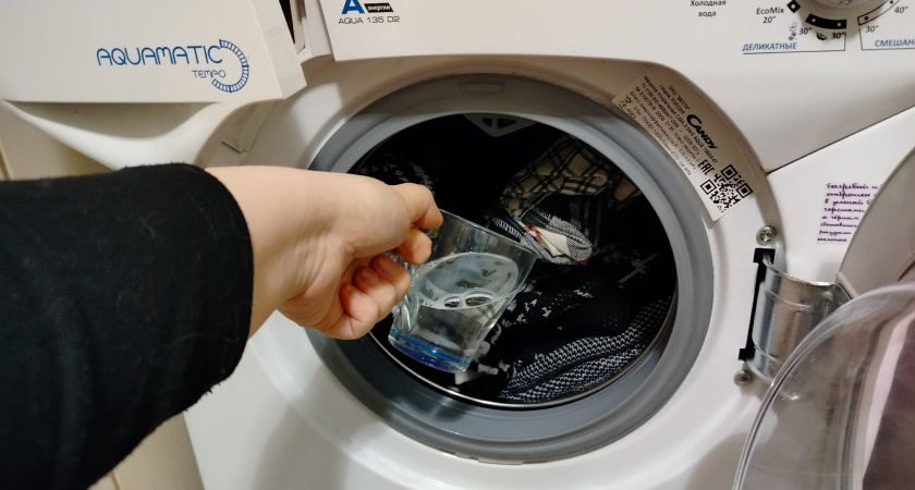 Совет от горничных: как избавиться от неприятного запаха вещей после стирки в машинке - и кондиционер не нужен