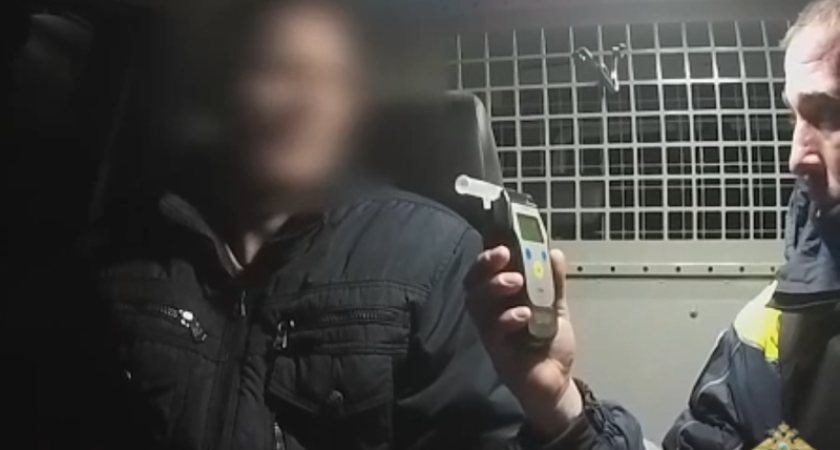 В Костроме задержали пьяного мужчину на машине, которую он угнал у собственного друга