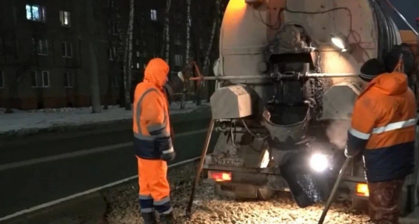 В Костроме возобновили ямочный ремонт