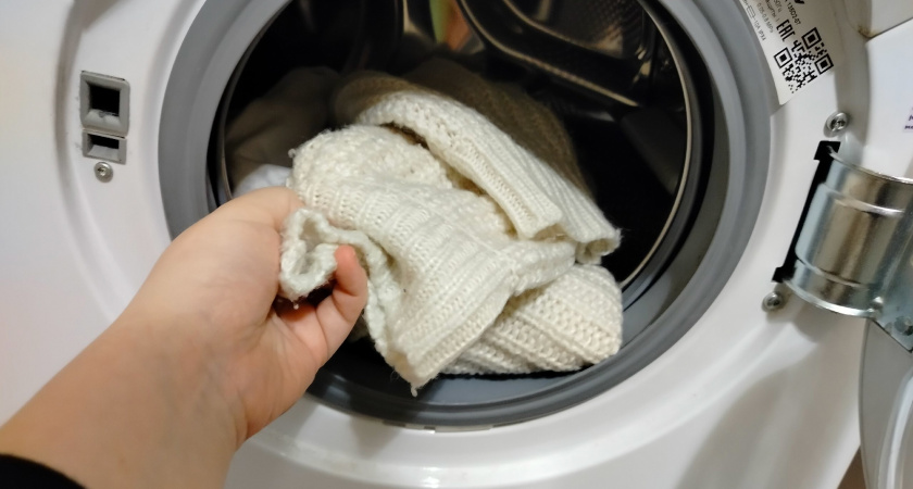 Вы всю жизнь стирали неправильно: вот что нужно добавить в барабан - лучше отбеливателя в разы