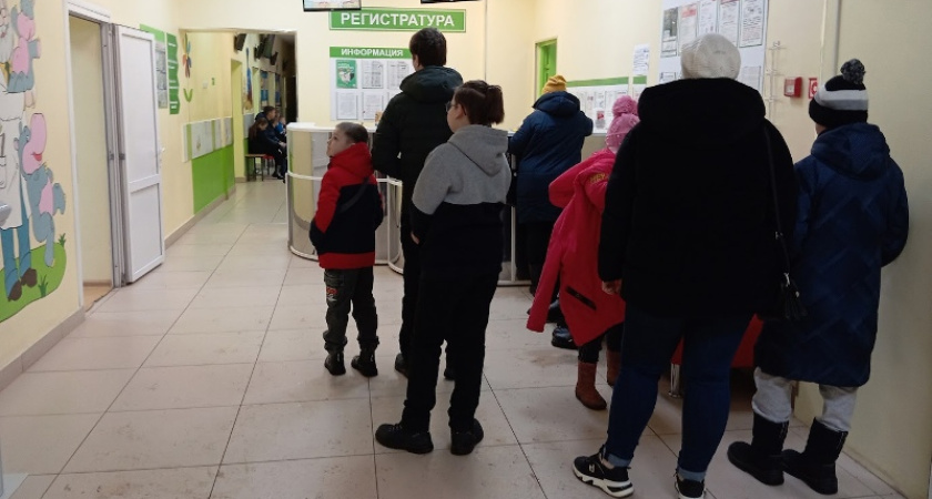 “Нужны железные нервы, чтобы попасть к врачу”: почему пациенты не могут дозвониться до поликлиник в Костроме