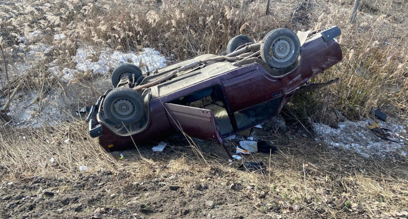 На костромской трассе столкнулись Hyundai и "семерка": три человека получили травмы